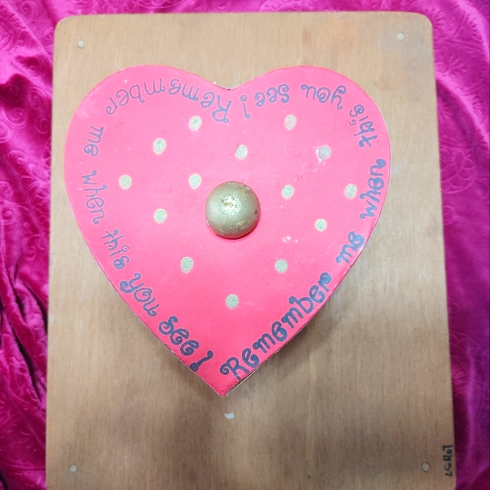 NWOT SHABBY CHIC HEART BOX